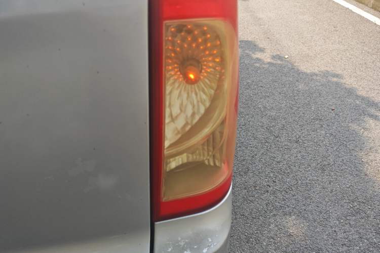 Used Wuling Rongguang 2015 1.2L S Base Model CNG Right Rear Taillight