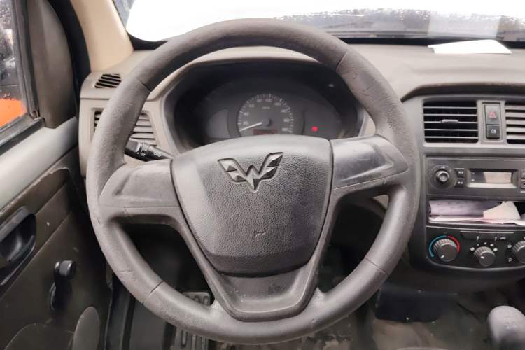 Used Wuling Rongguang 2015 1.2L S Base Model CNG Steering Wheel
