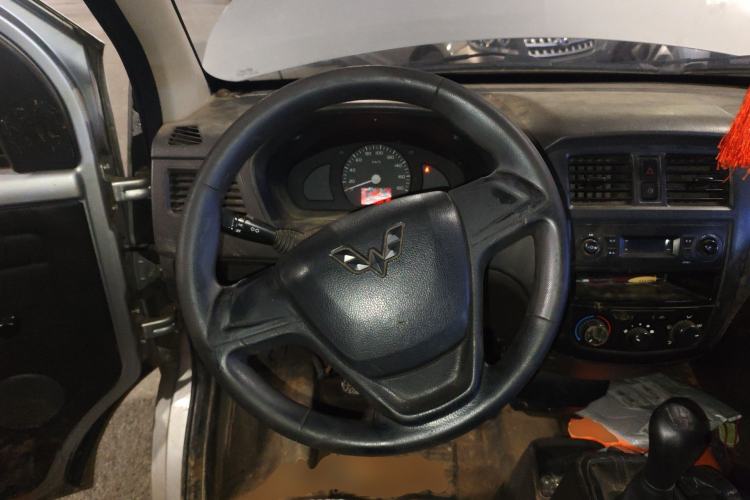 Used Wuling Rongguang 2015 1.2L S Base Model CNG Steering Wheel