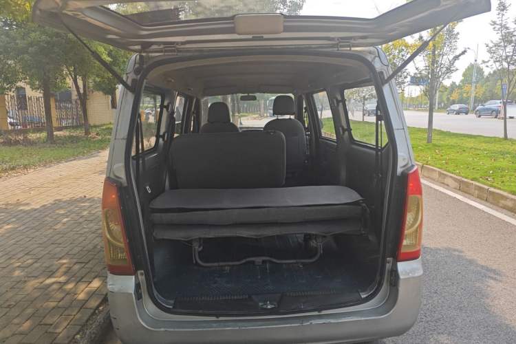 Used Wuling Rongguang 2015 1.2L S Base Model CNG Trunk