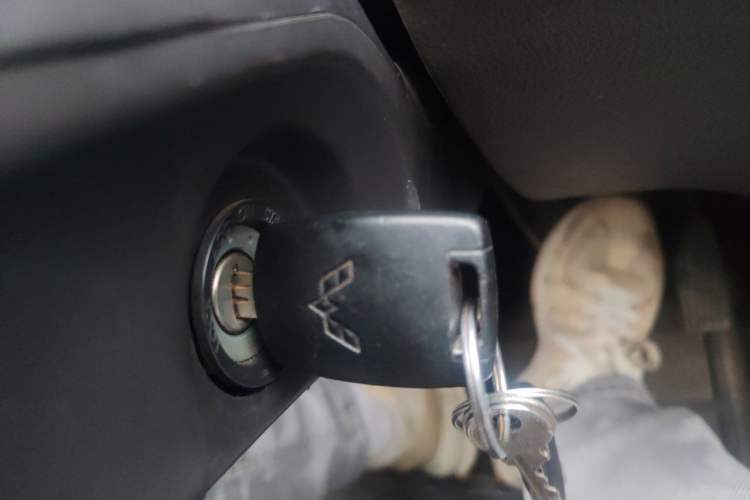 Used Wuling Rongguang 2015 1.2L S Base Model CNG Vehicle Key