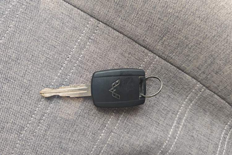 Used Wuling Rongguang 2015 1.2L S Base Model CNG Vehicle Key
