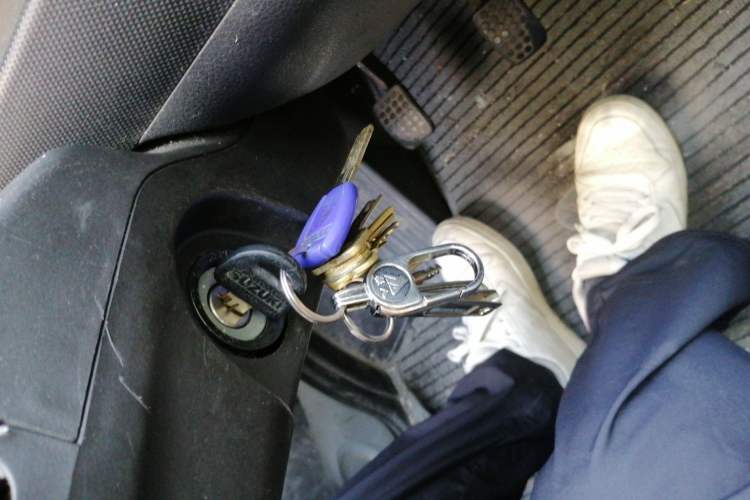 Used Wuling Rongguang 2015 1.2L S Base Model CNG Vehicle Key