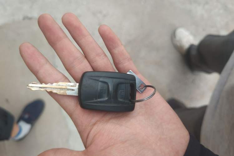 Used Wuling Rongguang 2015 1.2L S Standard CNG Model Vehicle Key