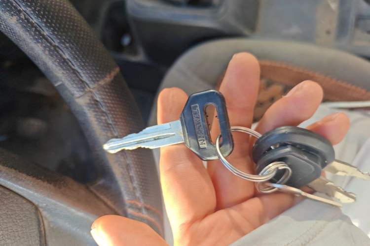 Used Wuling Rongguang 2015 1.2L S Base Model CNG Vehicle Key