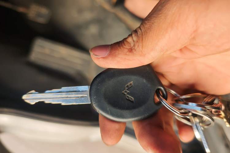 Used Wuling Rongguang 2015 1.2L S Base Model CNG Vehicle Key