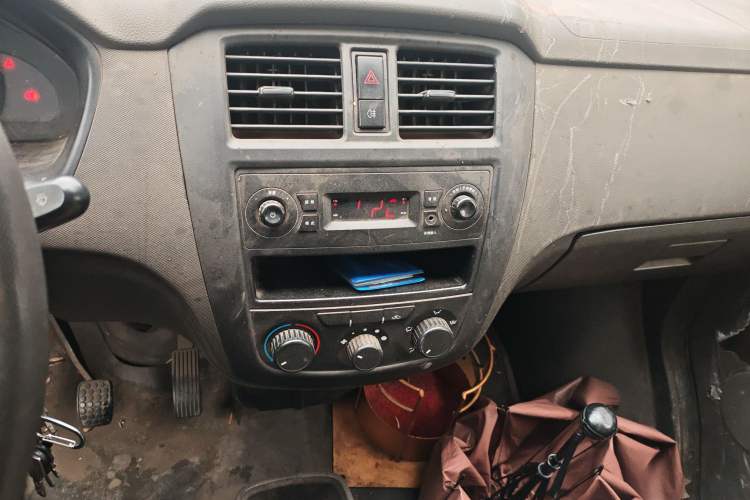 Used Wuling Rongguang 2015 1.2L S Base Model CNG Audio And AC Panel