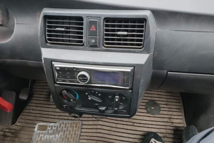 Used Wuling Rongguang 2015 1.2L S Base Model CNG Audio And AC Panel