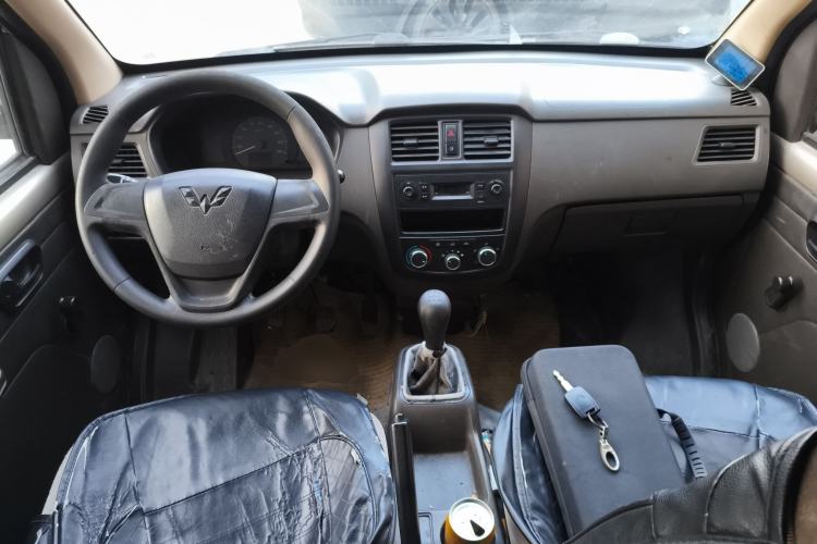 Used Wuling Rongguang 2015 1.2L S Base Model CNG Center Console