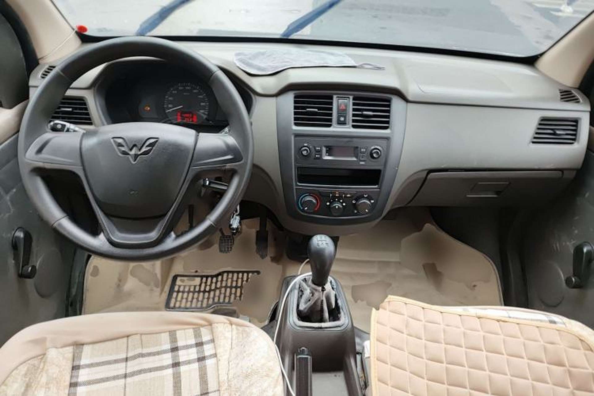 Used Wuling Rongguang 2015 1.2L S Base Model CNG Center Console