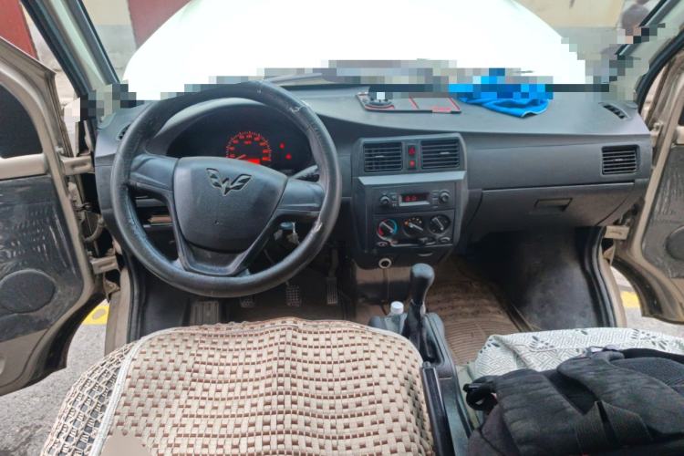 Used Wuling Rongguang 2015 1.2L S Base Model CNG Center Console