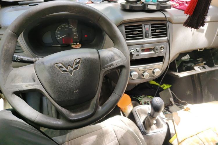 Used Wuling Rongguang 2015 1.2L S Base Model CNG Center Console