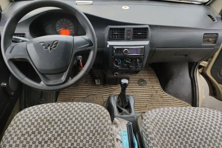 Used Wuling Rongguang 2015 1.2L S Base Model CNG Center Console