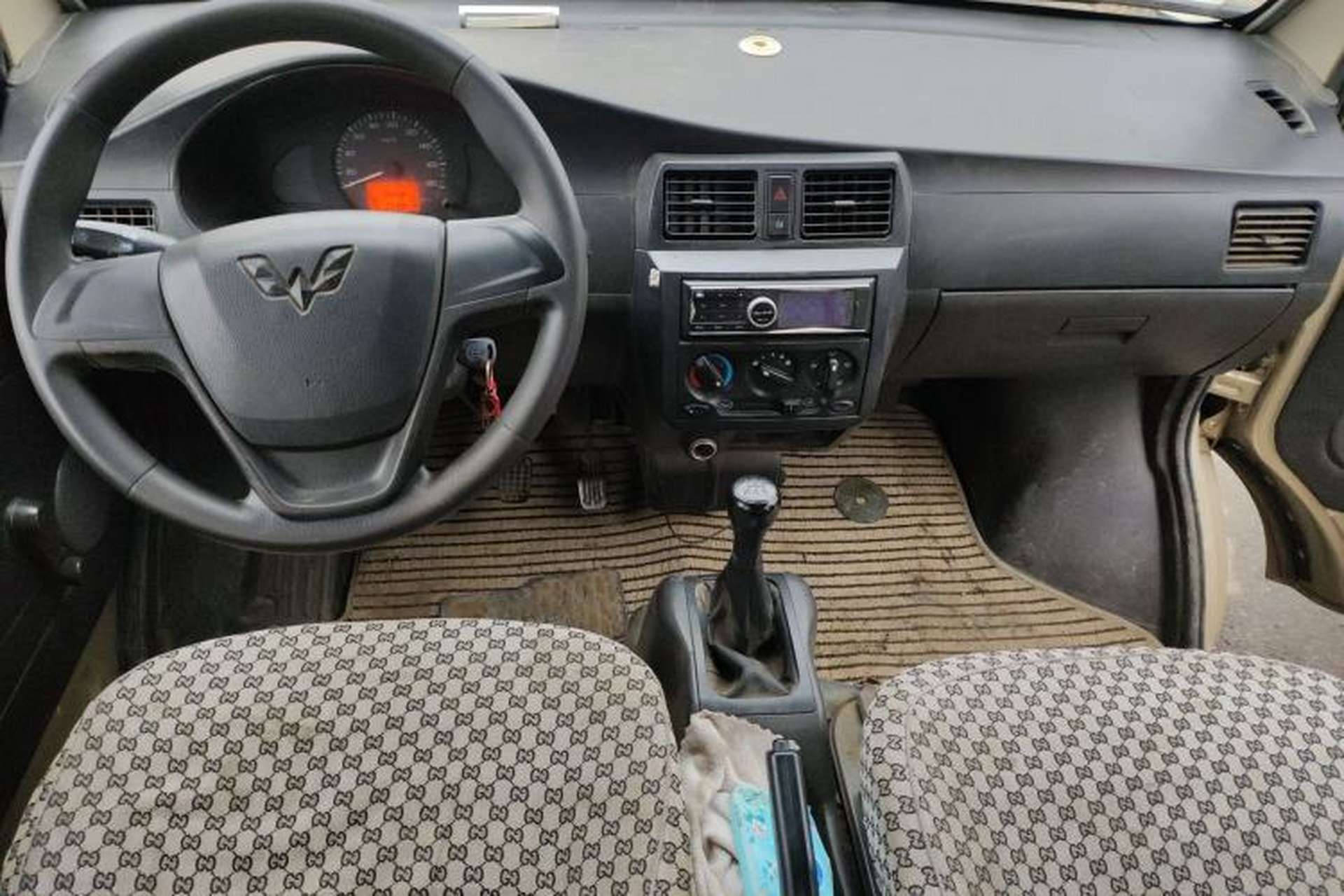 Used Wuling Rongguang 2015 1.2L S Base Model CNG Center Console