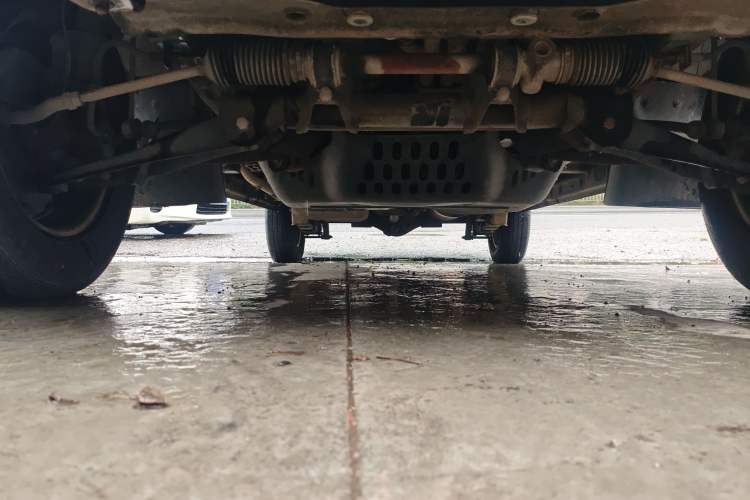 Used Wuling Rongguang 2015 1.2L S Base Model CNG Chassis Front