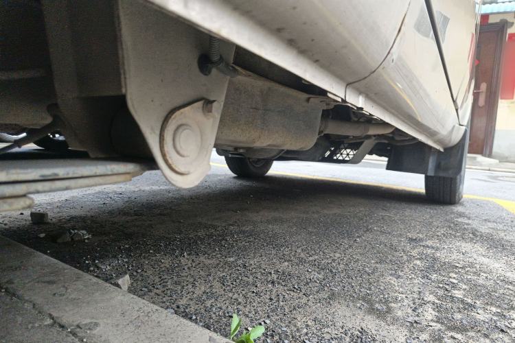 Used Wuling Rongguang 2015 1.2L S Base Model CNG Chassis Rear Right