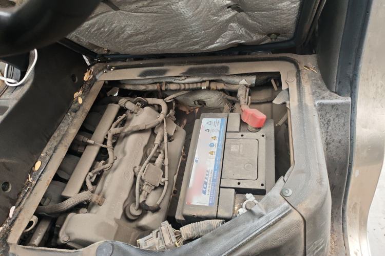 Used Wuling Rongguang 2015 1.2L S Base Model CNG Engine Bay