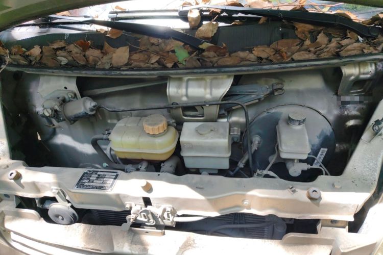 Used Wuling Rongguang 2015 1.2L S Base Model CNG Engine Bay