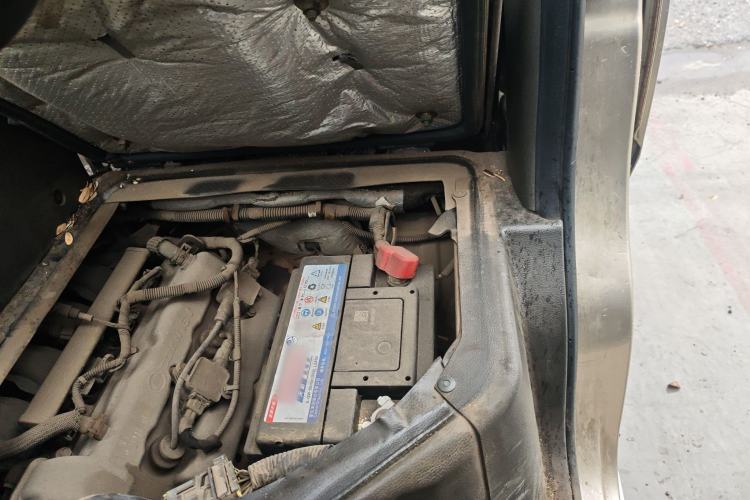 Used Wuling Rongguang 2015 1.2L S Base Model CNG Engine Bay Left