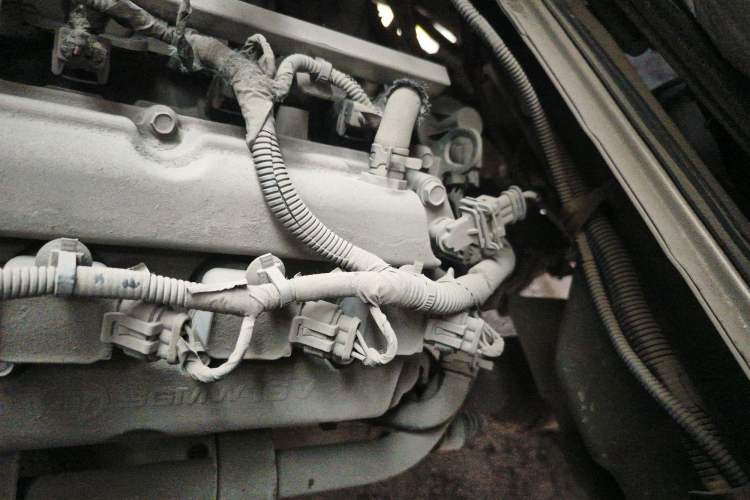 Used Wuling Rongguang 2015 1.2L S Base Model CNG Engine Bay Left