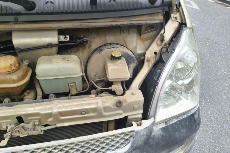 Used Wuling Rongguang 2015 1.2L S Base Model CNG Engine Bay Left