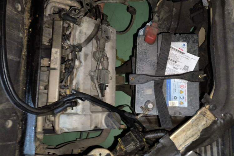 Used Wuling Rongguang 2015 1.2L S Base Model CNG Engine Bay Left
