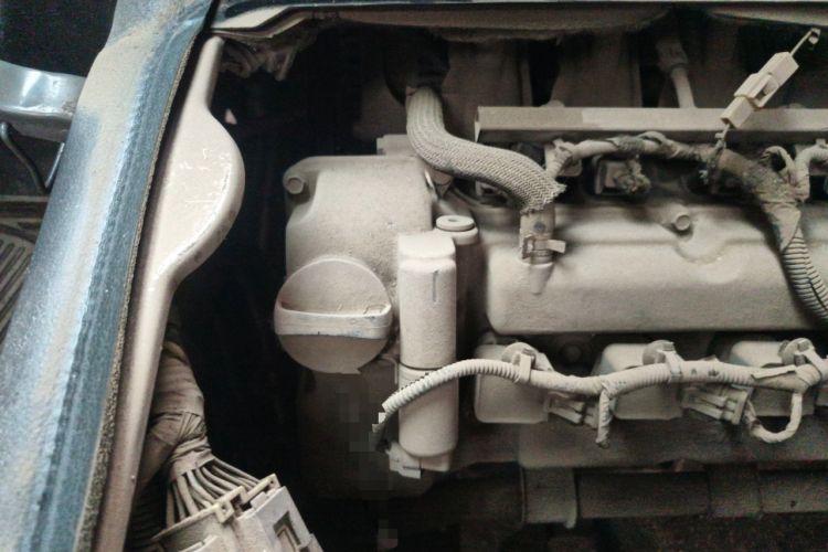 Used Wuling Rongguang 2015 1.2L S Base Model CNG Engine Bay Right