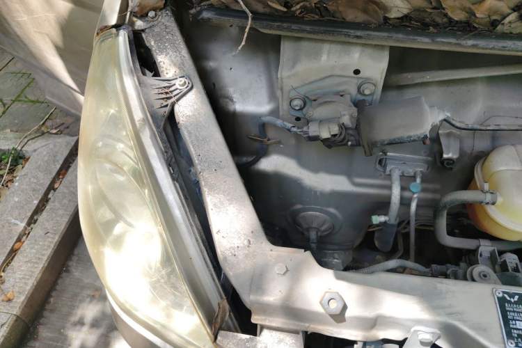 Used Wuling Rongguang 2015 1.2L S Base Model CNG Engine Bay Right