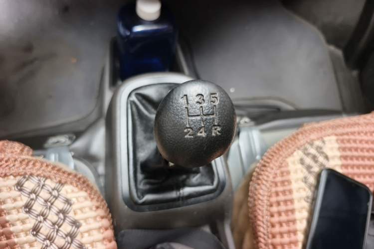 Used Wuling Rongguang 2015 1.2L S Base Model CNG Gear Lever