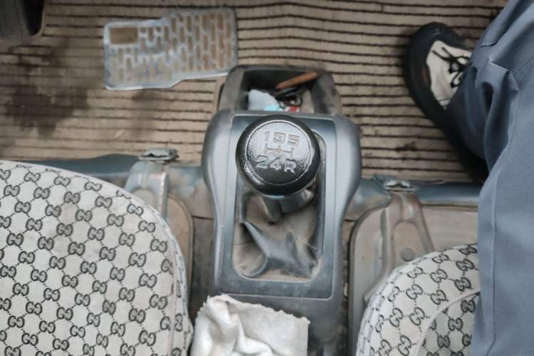 Used Wuling Rongguang 2015 1.2L S Base Model CNG Gear Lever