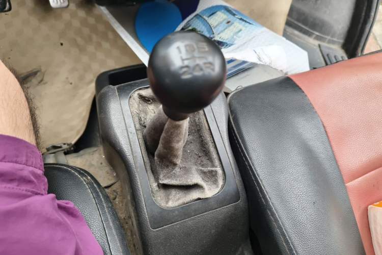 Used Wuling Rongguang 2015 1.2L S Base Model CNG Gear Lever
