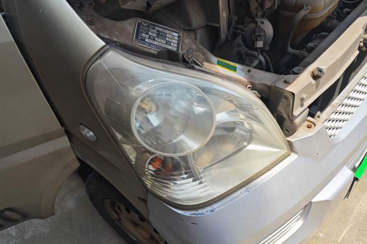 Used Wuling Rongguang 2015 1.2L S Standard CNG Model Right Front Headlight