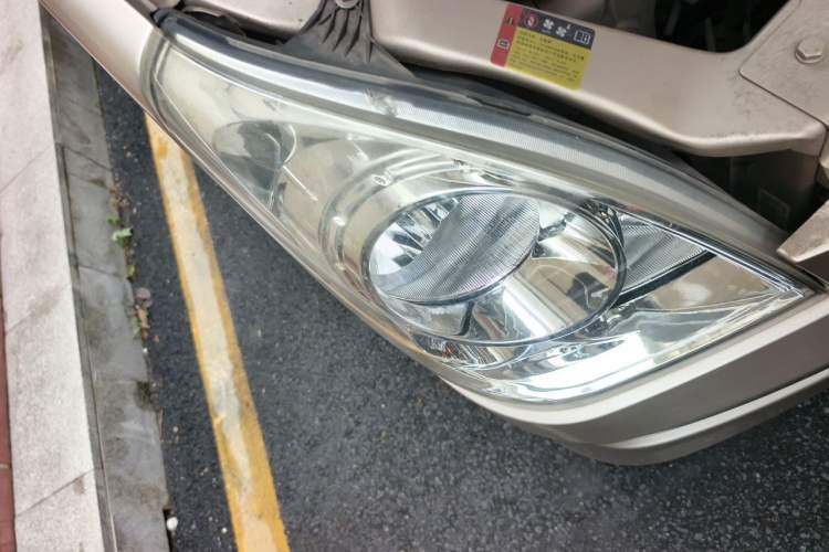 Used Wuling Rongguang 2015 1.2L S Base Model CNG Right Front Headlight