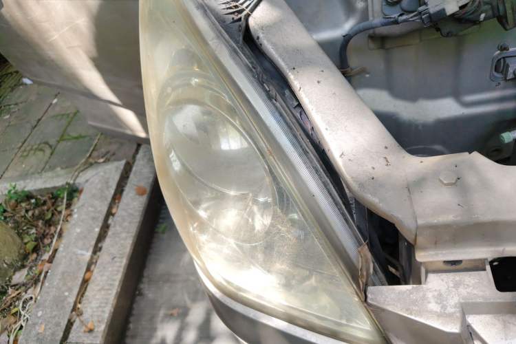 Used Wuling Rongguang 2015 1.2L S Base Model CNG Right Front Headlight