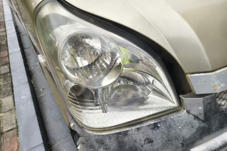 Used Wuling Rongguang 2015 1.2L S Base Model CNG Right Front Headlight