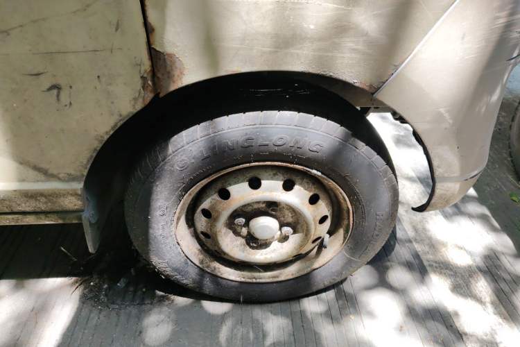 Used Wuling Rongguang 2015 1.2L S Base Model CNG Right Front Wheel Hub