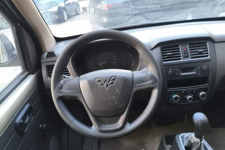 Used Wuling Rongguang 2015 1.2L S Base Model CNG Steering Wheel