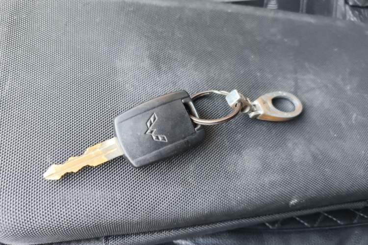 Used Wuling Rongguang 2015 1.2L S Base Model CNG Vehicle Key