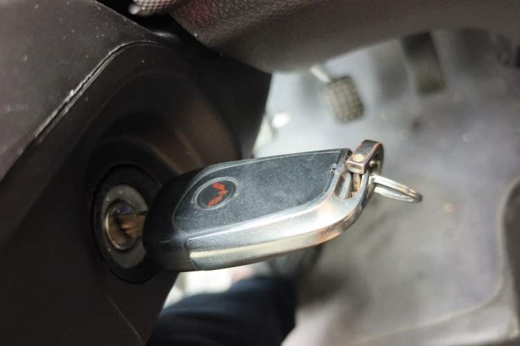 Used Wuling Rongguang 2015 1.2L S Base Model CNG Vehicle Key
