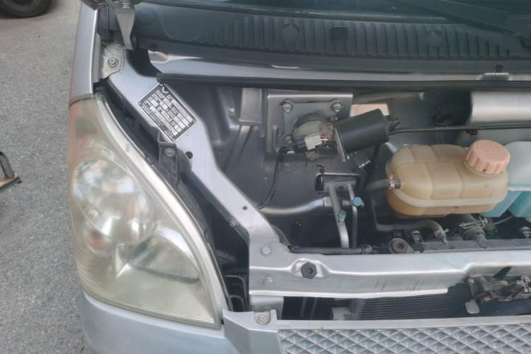Used Wuling Rongguang  Engine Bay Right