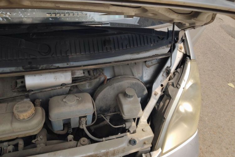 Used Wuling Rongguang  Engine Bay Left