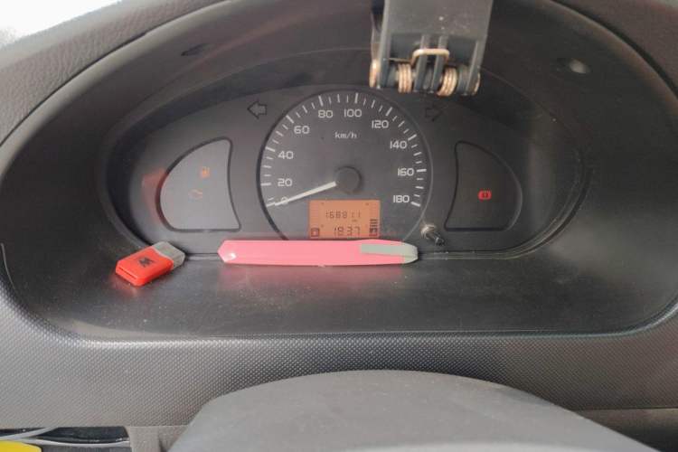 Used Wuling Rongguang  Odometer Close Up