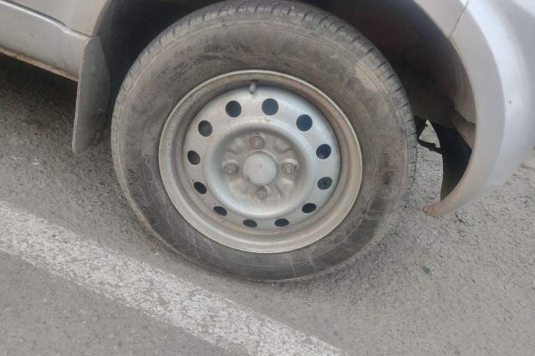 Used Wuling Rongguang  Right Front Wheel Hub