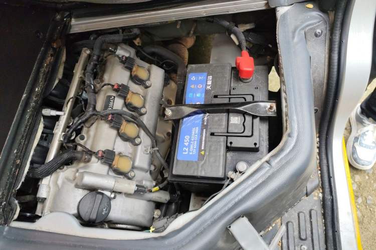 Used Wuling Rongguang  Engine Bay Left