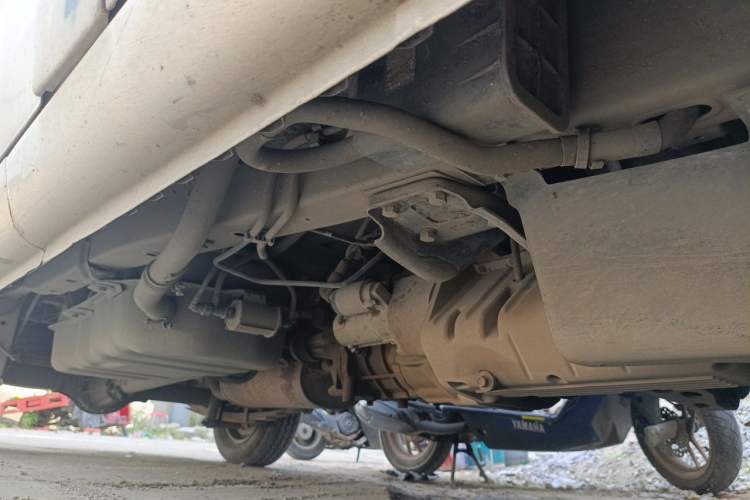 Used Wuling Rongguang 2017 1.5L Extended Basic Version Chassis Front Right