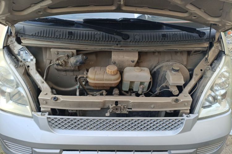 Used Wuling Rongguang 2017 1.5L Extended Basic Version Engine Bay