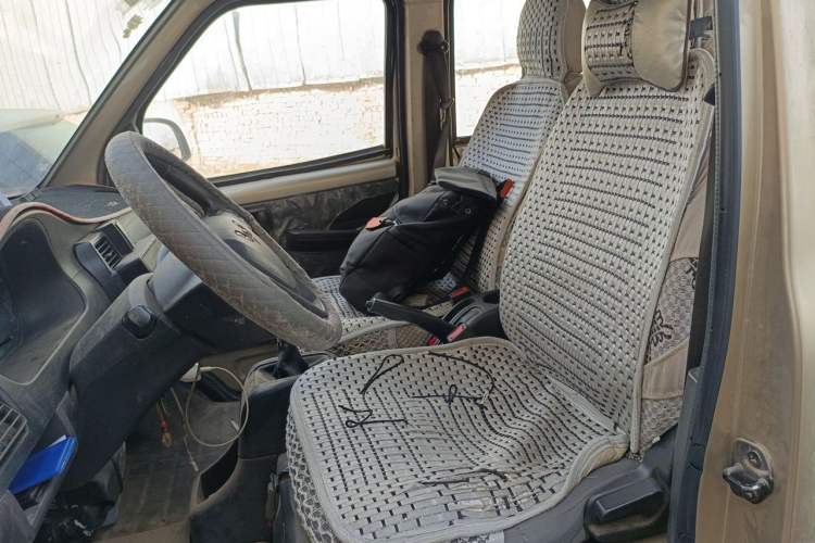 Used Wuling Rongguang 2017 1.5L Extended Basic Version Left Front Seat