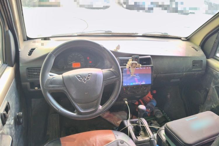 Used Wuling Rongguang 2017 1.5L Extended Basic Version Center Console