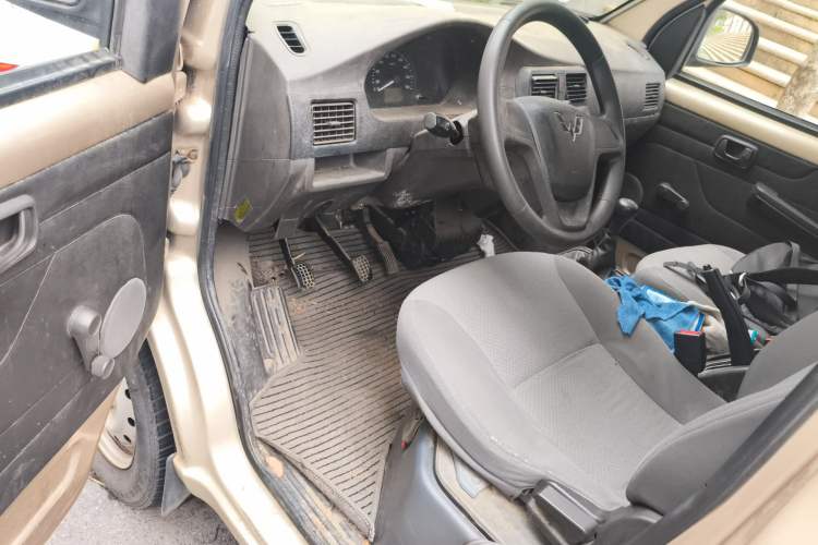 Used Wuling Rongguang 2017 1.5L Extended Basic Version Driver Seat