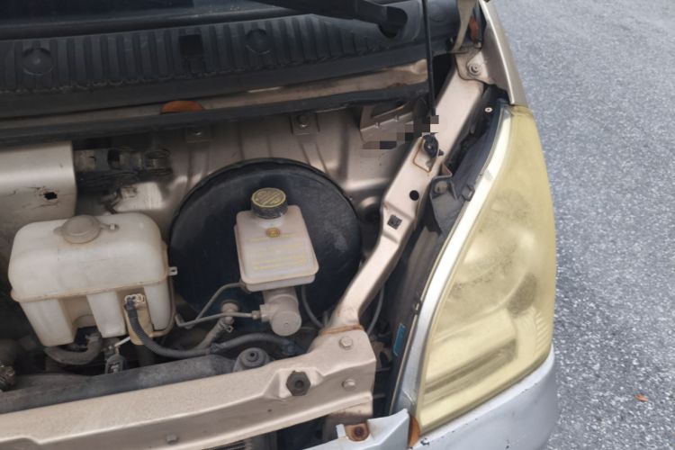 Used Wuling Rongguang 2017 1.5L Extended Basic Version Engine Bay Left